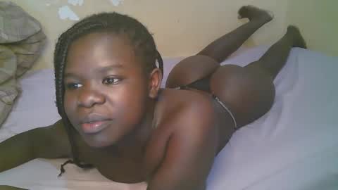 Snapshot of queen_latasha chatting on 05-19-26, 04:41 queen_latasha online show from 05-19-26, 04:41