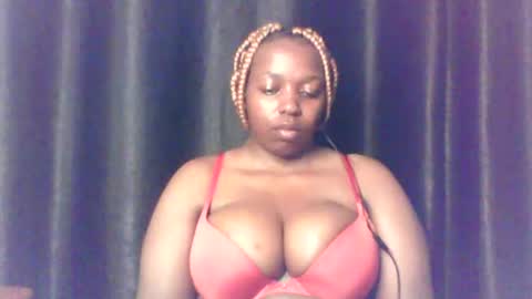 Snapshot of queen_melanine chatting on 05-01-26, 04:28 QUEEN online show from 05-01-26, 04:28
