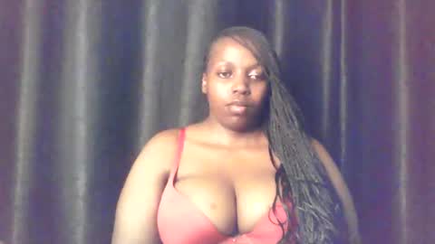 Snapshot of queen_melanine chatting on 05-16-26, 11:42 QUEEN online show from 05-16-26, 11:42