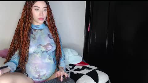 queen_of_m111lk online show from 11-13-25, 01:37