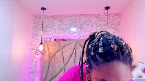 Snapshot of queen_perla_ chatting on 01-09-25, 06:26 online show from 01-09-25, 06:26