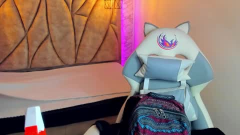 Snapshot of queen_perla_ chatting on 01-18-25, 12:26 online show from 01-18-25, 12:26