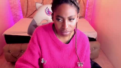 Snapshot of queen_perla_ chatting on 01-22-25, 09:21 online show from 01-22-25, 09:21