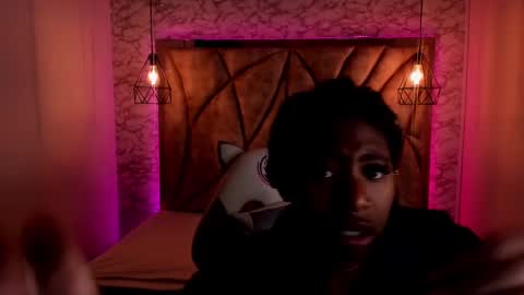 Snapshot of queen_perla_ chatting on 01-23-25, 11:48 online show from 01-23-25, 11:48