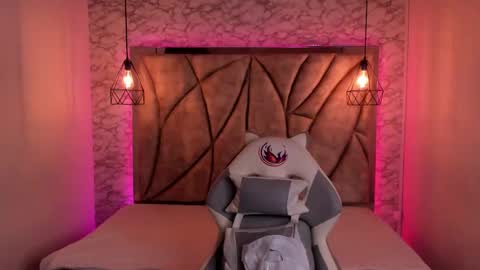 Snapshot of queen_perla_ chatting on 01-24-25, 11:59 online show from 01-24-25, 11:59