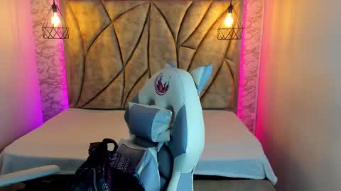 Snapshot of queen_perla_ chatting on 01-29-25, 11:30 online show from 01-29-25, 11:30