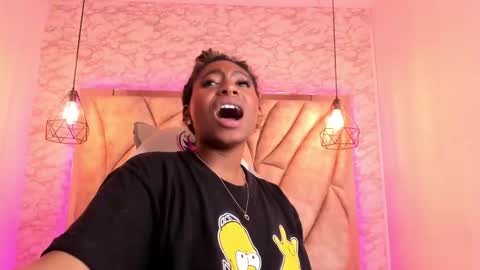 Snapshot of queen_perla_ chatting on 01-29-25, 06:18 online show from 01-29-25, 06:18