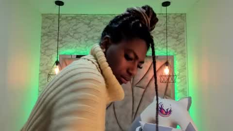 Snapshot of queen_perla_ chatting on 01-31-25, 11:56 online show from 01-31-25, 11:56