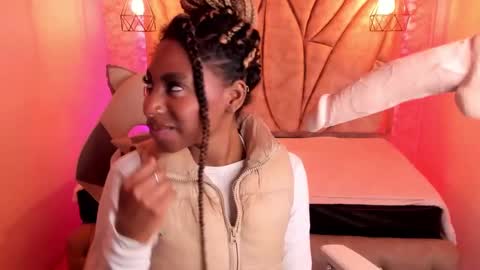 Snapshot of queen_perla_ chatting on 02-02-25, 08:57 online show from 02-02-25, 08:57