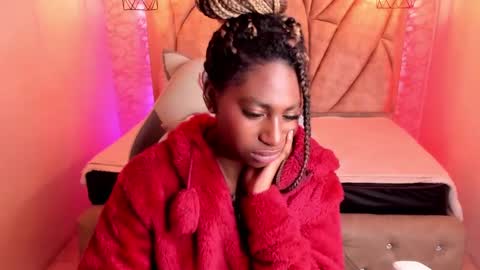 Snapshot of queen_perla_ chatting on 02-02-25, 12:02 online show from 02-02-25, 12:02