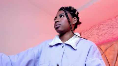 Snapshot of queen_perla_ chatting on 02-08-25, 04:04 online show from 02-08-25, 04:04