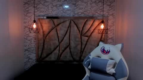 Snapshot of queen_perla_ chatting on 02-12-25, 12:01 online show from 02-12-25, 12:01