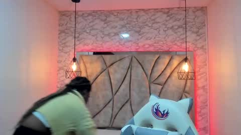 Snapshot of queen_perla_ chatting on 02-22-25, 11:46 online show from 02-22-25, 11:46