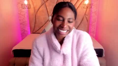 Snapshot of queen_perla_ chatting on 02-25-25, 03:16 online show from 02-25-25, 03:16
