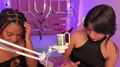 Snapshot of queen_perla_ chatting on 03-01-25, 04:11 online show from 03-01-25, 04:11