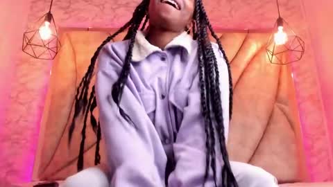 Snapshot of queen_perla_ chatting on 03-04-25, 05:03 online show from 03-04-25, 05:03