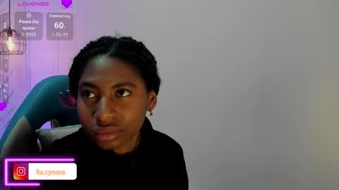 Snapshot of queen_perla_ chatting on 09-11-25, 11:10 online show from 09-11-25, 11:10