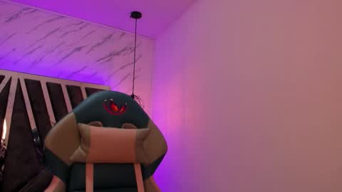 Snapshot of queen_perla_ chatting on 09-18-25, 11:12 online show from 09-18-25, 11:12