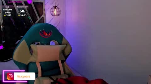 Snapshot of queen_perla_ chatting on 09-21-25, 12:07 online show from 09-21-25, 12:07