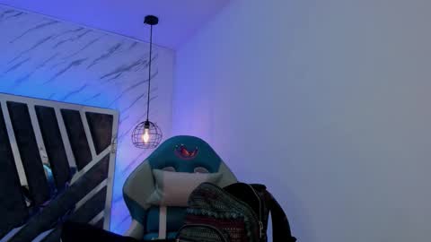 Snapshot of queen_perla_ chatting on 09-24-25, 11:24 online show from 09-24-25, 11:24