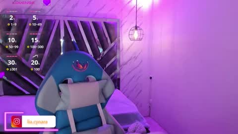 Snapshot of queen_perla_ chatting on 09-27-25, 12:10 online show from 09-27-25, 12:10