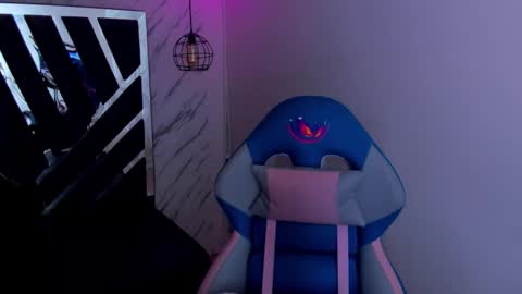 Snapshot of queen_perla_ chatting on 10-23-25, 11:42 online show from 10-23-25, 11:42