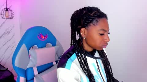 Snapshot of queen_perla_ chatting on 11-03-25, 11:33 online show from 11-03-25, 11:33