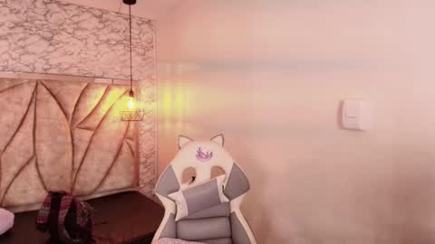 Snapshot of queen_perla_ chatting on 11-22-25, 11:53 online show from 11-22-25, 11:53