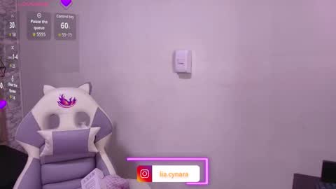 Snapshot of queen_perla_ chatting on 11-25-25, 11:21 online show from 11-25-25, 11:21