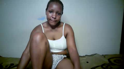 Snapshot of queen_pretty1 chatting on 03-10-26, 05:29 queen_pretty1 online show from 03-10-26, 05:29