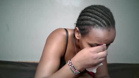 Snapshot of queen_pretty11 chatting on 04-26-26, 04:43 queen_pretty11 online show from 04-26-26, 04:43