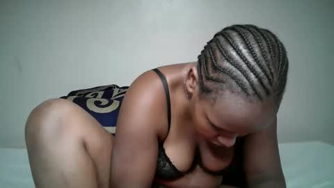 Snapshot of queen_pretty11 chatting on 05-12-26, 10:07 queen_pretty11 online show from 05-12-26, 10:07