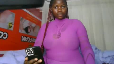 Snapshot of queen_sarafina chatting on 03-22-26, 01:31 Queen Sara online show from 03-22-26, 01:31
