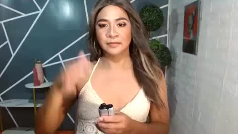 queen_tracy online show from 06-10-26, 01:39