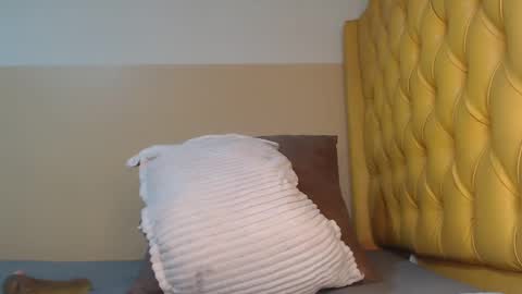 Snapshot of queen_tweakingbae chatting on 01-14-25, 10:23 valdonte online show from 01-14-25, 10:23