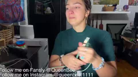 QueenBee online show from 11-08-25, 03:29