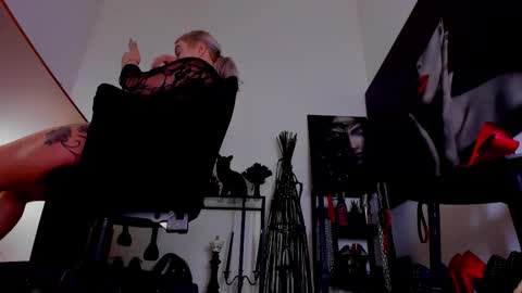 Misscatsnow online show from 02-05-26, 02:05