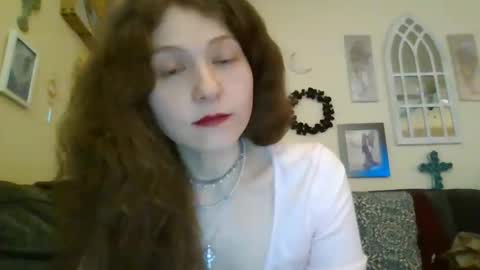 Snapshot of queencrimsonlvx chatting on 04-18-26, 12:58 queencrimsonlvx online show from 04-18-26, 12:58