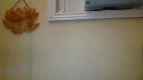 Snapshot of queencrimsonlvx chatting on 04-22-26, 12:13 queencrimsonlvx online show from 04-22-26, 12:13