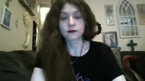 Snapshot of queencrimsonlvx chatting on 04-26-26, 02:42 queencrimsonlvx online show from 04-26-26, 02:42
