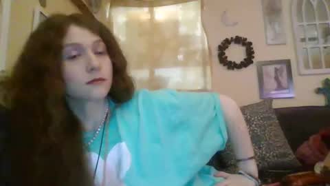 Snapshot of queencrimsonlvx chatting on 04-29-26, 02:59 queencrimsonlvx online show from 04-29-26, 02:59