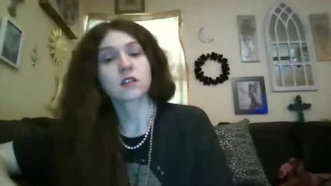 Snapshot of queencrimsonlvx chatting on 05-02-26, 07:57 queencrimsonlvx online show from 05-02-26, 07:57