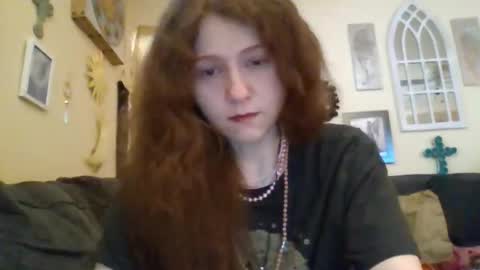 Snapshot of queencrimsonlvx chatting on 05-02-26, 08:03 queencrimsonlvx online show from 05-02-26, 08:03