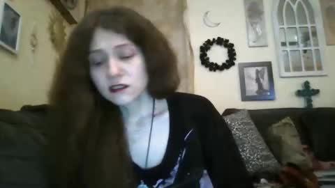 Snapshot of queencrimsonlvx chatting on 05-05-26, 02:14 queencrimsonlvx online show from 05-05-26, 02:14