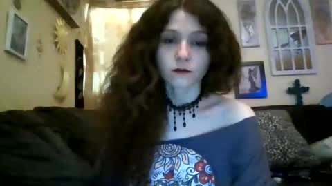 Snapshot of queencrimsonlvx chatting on 06-01-26, 10:17 queencrimsonlvx online show from 06-01-26, 10:17