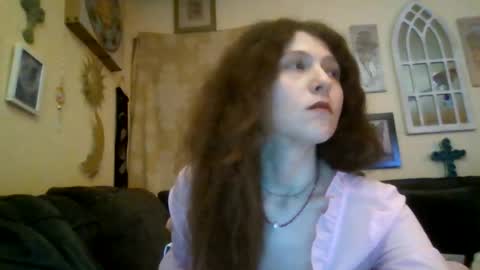 queencrimsonlvx online show from 07-29-26, 10:02