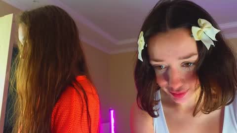 Snapshot of queenelia chatting on 11-16-25, 10:32 Nelly INSTA queenelia online show from 11-16-25, 10:32