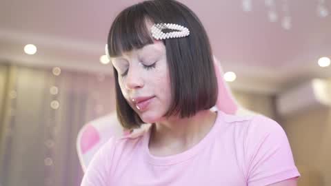 Snapshot of queenelia chatting on 12-01-25, 02:00 Nelly INSTA queenelia online show from 12-01-25, 02:00