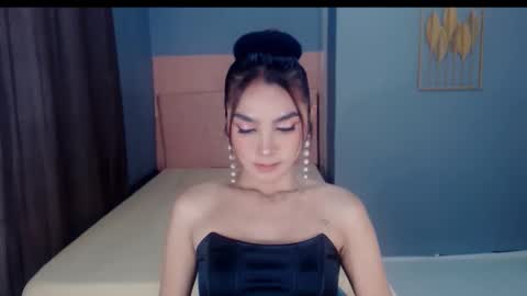 queenemeraldts online show from 10-17-25, 02:04