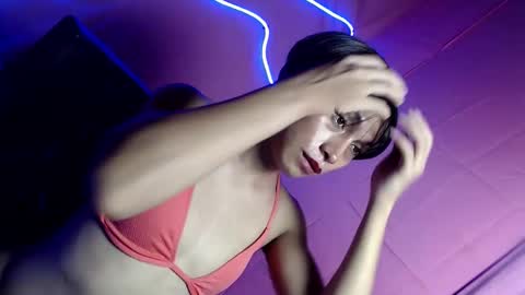 just call me QUEEN and ill be there online show from 12-20-25, 06:09